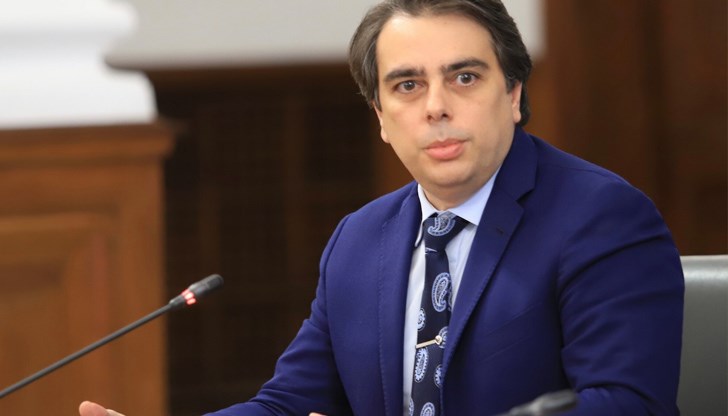 "До момента това, което е прието от парламента, ни дава три различни противоречащи се инструкции", каза министърът "До момента това, което е прието от парламента, ни дава три различни противоречащи се инструкции", каза министърът