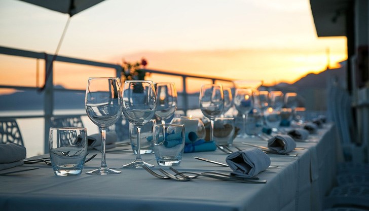 От БАЗ и СБЗ настояват правителство да отмени ограниченията до 3 дни