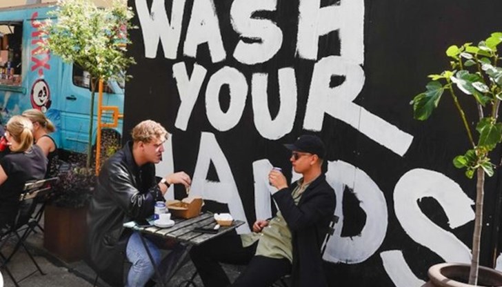 Докато на много други места в света все още има строги мерки срещу пандемията, в Швеция от днес отпадат всички ограничения