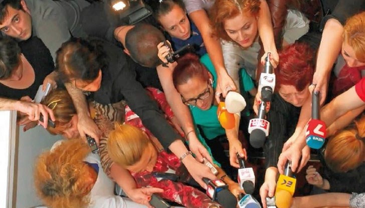 Проблемите на медиите, свързани с дезинформацията, опитите за натиск, хватките, които властта (се опитва да) прилага, за да заглуши критичните гласове си приличаха в историите, разказани от журналисти