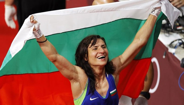 Златното ни момиче по бокс от Токио 2021 ще запознае децата със свое любимо литературно произведение Златното ни момиче по бокс от Токио 2021 ще запознае децата със свое любимо литературно произведение