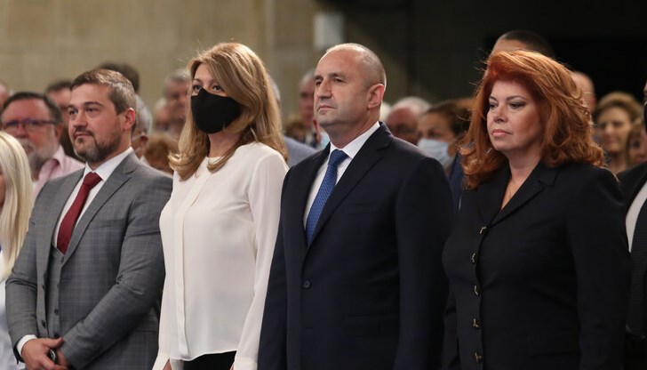 Досега не е обявен нито един сериозен претендент срещу Румен Радев, който пък обяви повторната си кандидатура още през далечния февруари Досега не е обявен нито един сериозен претендент срещу Румен Радев, който пък обяви повторната си кандидатура още през далечния февруари