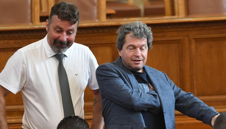 Купонът ще е в "Делта Хил" довечера при чичо Славчо, заяви депутатът от БСП Купонът ще е в "Делта Хил" довечера при чичо Славчо, заяви депутатът от БСП