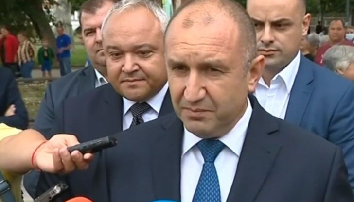 Има вълна за промяна, но никоя партия не може да монополизира надеждите на българите. Никоя партия няма силите да се справи с това, заяви Румен Радев