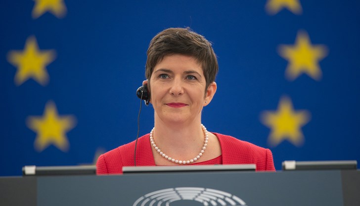 Опозицията в Унгария вероятно ще излъчи Клара Добрев за конкурент за премиерския пост на Виктор Орбан