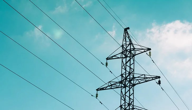 "За да се намали рискът от поскъпване на електроенергията за индустрията, са натоварени допълнителни мощности", обясни изпълнителният директор на Българския енергиен холдинг