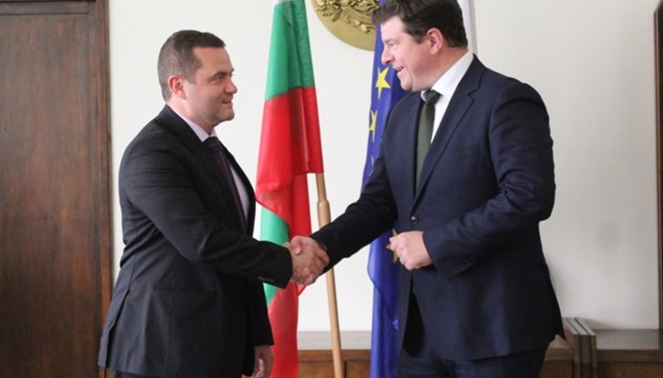 Посланик Роб Диксън сподели идеята на посолството за създаване на българо-британски образователни програми за студенти