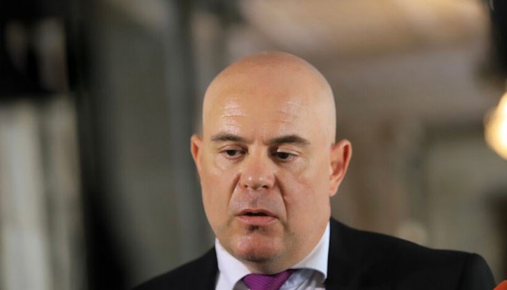 Застрашават свидетелите и смачкват делата срещу олигарси и организирана престъпност, заяви главният прокурор Застрашават свидетелите и смачкват делата срещу олигарси и организирана престъпност, заяви главният прокурор