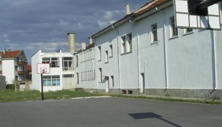 На мястото на инцидента е имало поне 40-50 деца