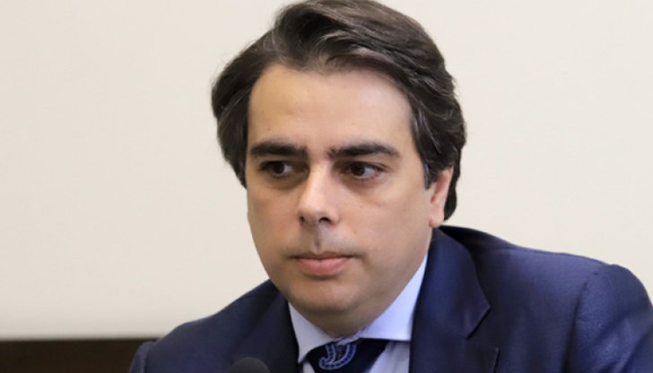 Другата най-важна жена в живота на Василев след неговата майка Йорданка е сестра му Кристина