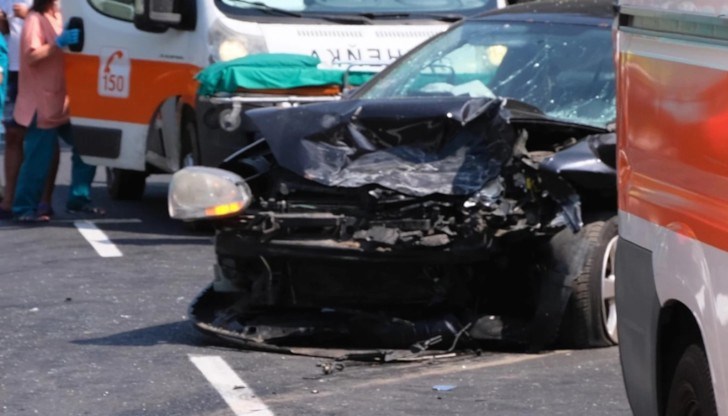 През изминалото денонощие в страната са станали 16 тежки пътни произшествия, ранени са 28 души През изминалото денонощие в страната са станали 16 тежки пътни произшествия, ранени са 28 души