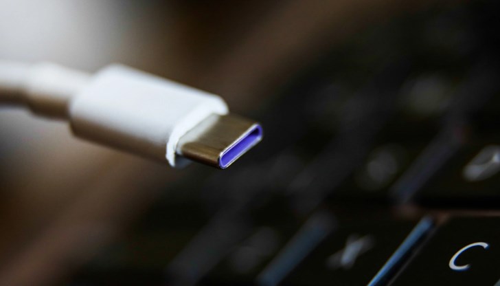 Всички трябва да използват само порт USB-C Всички трябва да използват само порт USB-C