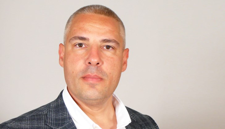 Общинският съветник Методи Лалов подаде оставка като председател на групата на Демократична България в Столичния общински съвет Общинският съветник Методи Лалов подаде оставка като председател на групата на Демократична България в Столичния общински съвет