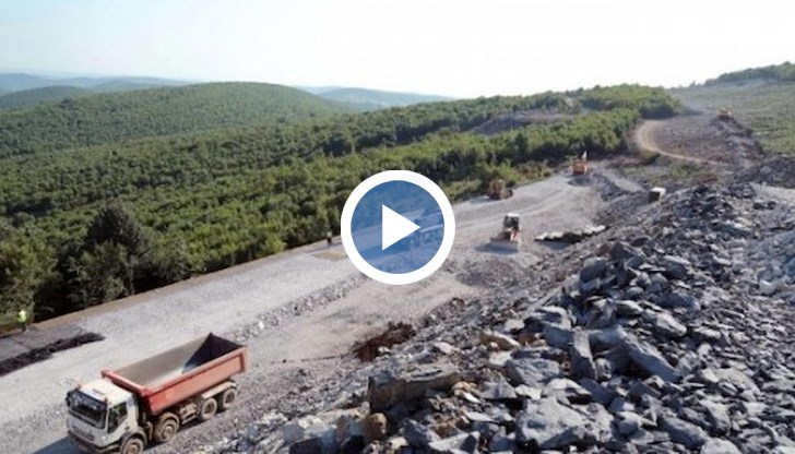 Лотове нямат разрешителни за строеж