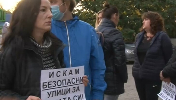 Само за четирите месеца, откакто младежът има книжка, е направил няколко нарушения на пътя