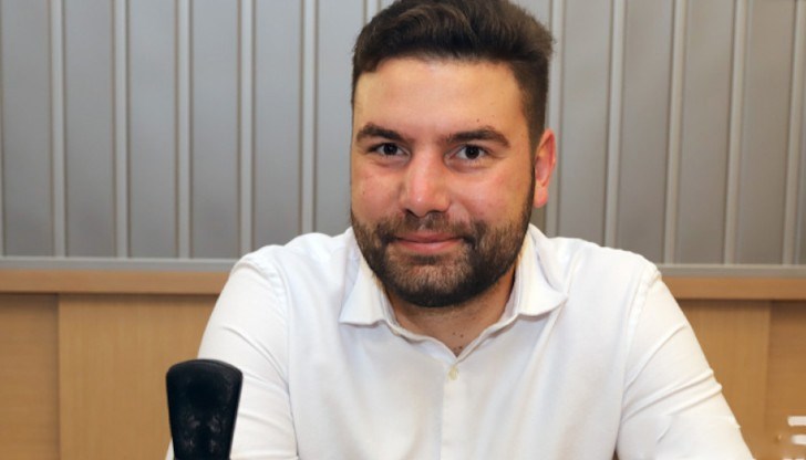 По думите на икономиста борбата със здравната криза трябва да се разглежда в свързаност с борбата с нарастващата инфлация