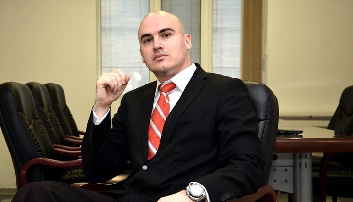 Петър Илиев напусна Софийския университет