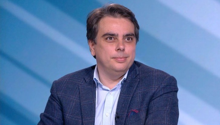 Според него по-голямото перо, на което трябва да бъде обърнато внимание в бъдеще, е спирането на кражбите