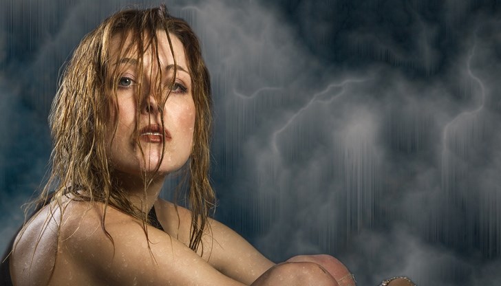 Особено през зимните дни рискът за здравето на нашата коса е много по-голям, ако излезем на открито без да сме я изсушили добре Особено през зимните дни рискът за здравето на нашата коса е много по-голям, ако излезем на открито без да сме я изсушили добре