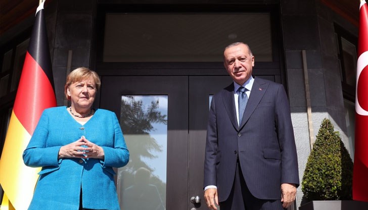 Срещата, която се проведе в имението Хубер в Тарабия, продължи един час