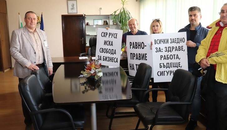 Приключи срещата на представителите на различните браншове, обявили се против настоящите ковид-мерки с Борислав Българинов