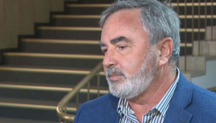 „След Габрово и Русе предприема локални мерки, това ще продължи в региони, в които имаме достигане на по-високи нива", каза държавният здравен инспектор