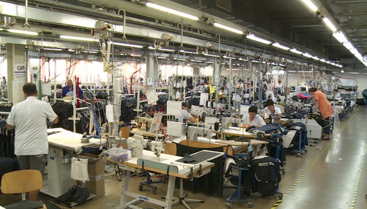 България е "евтината шивачница на Европа"