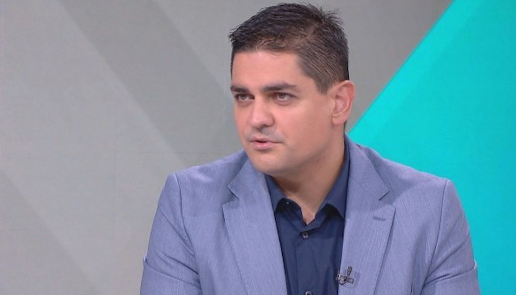 Слави Трифонов няма да се кандидатира за депутат, заяви Радостин Василев