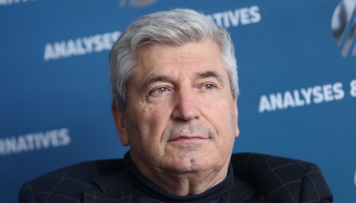 Сделката, при която ние ще получим около 1-1,5 милиарда евро за затварянето на въглищните централи не е изгодна за България, заяви анализаторът Сделката, при която ние ще получим около 1-1,5 милиарда евро за затварянето на въглищните централи не е изгодна за България, заяви анализаторът