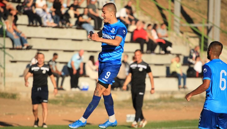 Лидерът в първенството спечели дербито в Попово срещу Черноломец с 2:1