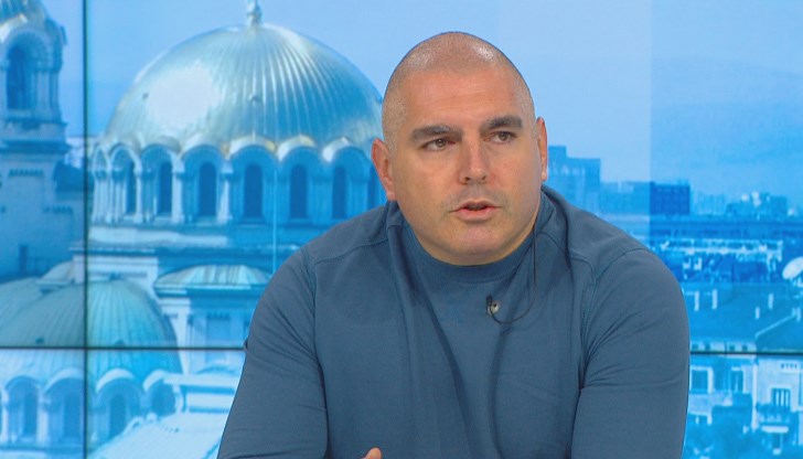 По думите му, ако родителите са установили някаква девиация в поведението на сина си, е било възможно в някакъв по-ранен етап да се предизвика някакво лечение или посещение при психолог