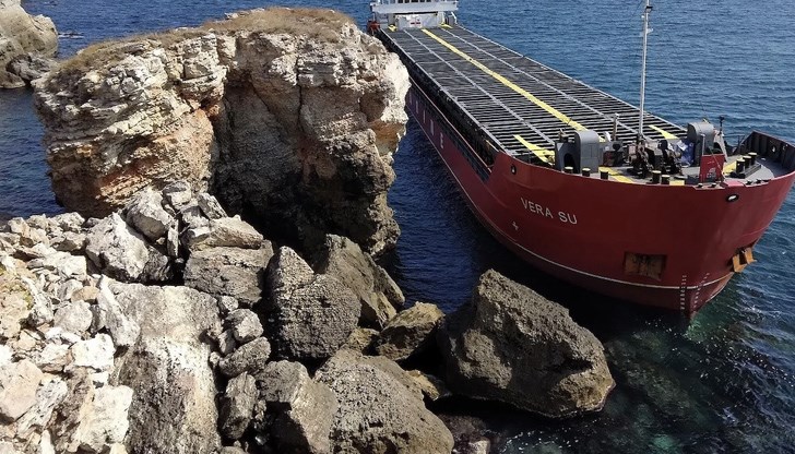 Днес се очаква той да бъде свален на сушата и разпитан от следовател от Окръжната прокуратура в Добрич