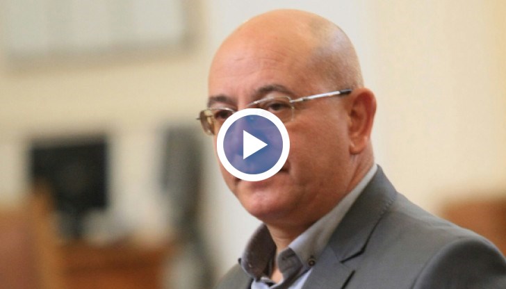 „Черно море е понесло много, ще понесе и това. Дали туризмът и риболовът ще го понесат, е друга тема”, добави той