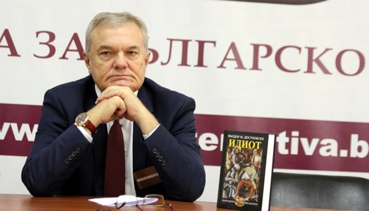 Петков посочи, че продължава да бяга от вниманието ни въпросът, че след като е очевидно, че ваксинираните могат да са преносители Петков посочи, че продължава да бяга от вниманието ни въпросът, че след като е очевидно, че ваксинираните могат да са преносители