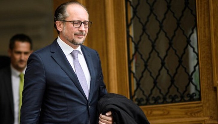 Курц предложи външният министър Александър Шаленберг да бъде назначен за канцлер на страната Курц предложи външният министър Александър Шаленберг да бъде назначен за канцлер на страната