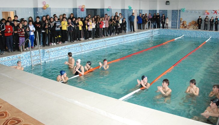 Ето така изглежда обновеният плувен басейн в град Бургас