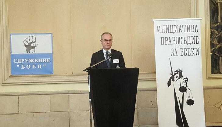 Ако партия или коалиция иска да подкрепи кандидатурата, може да го направи, поясни Велислав Величков от гражданската платформа