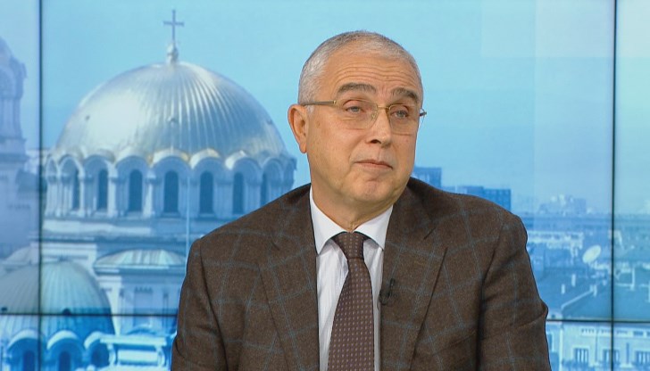 "За жалост броят на донорите в България не е голям, макар че имаме 4 донорски ситуация в последния месец - 3 са реализирани, а една не е реализирана по медицински показания”, каза професорът