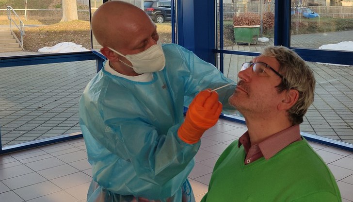 При необходимост от съдействие българските граждани могат да се свържат с посолството ни в Париж