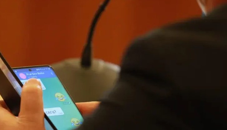 Депутатът от БСП Явор Божанков беше сред първите, които публикуваха въпросните снимки в профила си във Фейсбук Депутатът от БСП Явор Божанков беше сред първите, които публикуваха въпросните снимки в профила си във Фейсбук