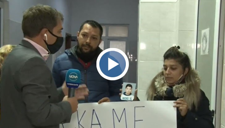 От ръководството на болницата обясниха, че момчето е имало тумор