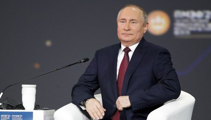 Руският президент Владимир Путин одобри предложението всички в страната да излязат в платен отпуск от 30 октомври до 7 ноември