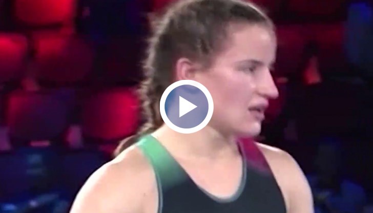 „Преди да тръгна отидох на гроба й. Занесох цветя и й обещах, че ще победя и я помолих да бъде с мен през цялото време. Аз знам, че тя винаги е с мен”, сподели шампионката