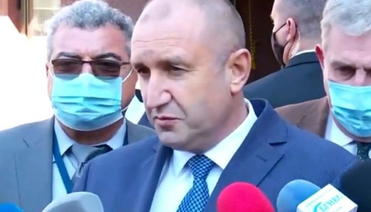 Алтернативата е пълното затваряне, без аптеките и хранителните магазини", посочи държавният глава Алтернативата е пълното затваряне, без аптеките и хранителните магазини", посочи държавният глава