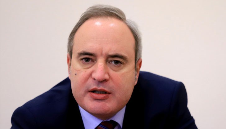 Добре, че ректорът на ректорите на ГЕРБ никога няма да бъде върховен главнокомандващ!