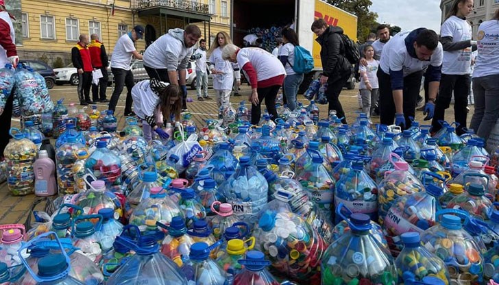Първата линейка, закупена с парите от тях ще бъде дарена на пловдивска болница