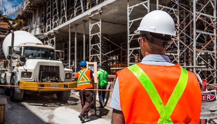 Търсят се социални педагози, болногледачи, строителни инженери, шофьори Търсят се социални педагози, болногледачи, строителни инженери, шофьори