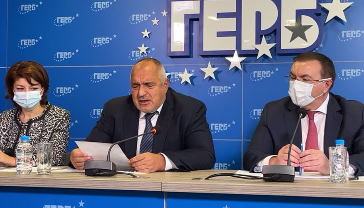 Бившият премиер и Главатар на ГЕРБопитеците в последно време направо се е пристрастил, влюбил се е до лудост в думата "ЧУДОВИЩНО" и я произнася, бърбори я, просъсква я под път и над път, с повод и без повод Бившият премиер и Главатар на ГЕРБопитеците в последно време направо се е пристрастил, влюбил се е до лудост в думата "ЧУДОВИЩНО" и я произнася, бърбори я, просъсква я под път и над път, с повод и без повод