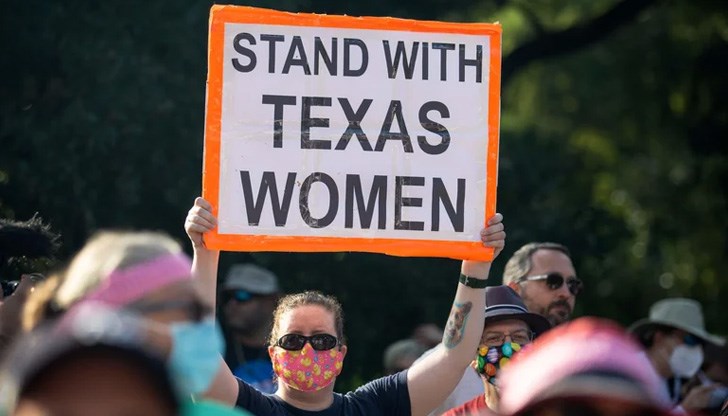 Законът в Тексас забранява абортите и в ситуации, когато бременността е настъпила вследствие на изнасилване или инцест