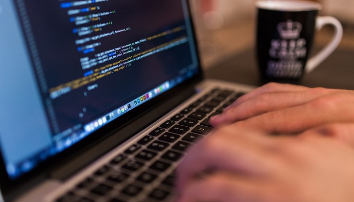 Занятията се провеждат през свободното време на учениците през седмицата, в събота и неделя или през ваканциите